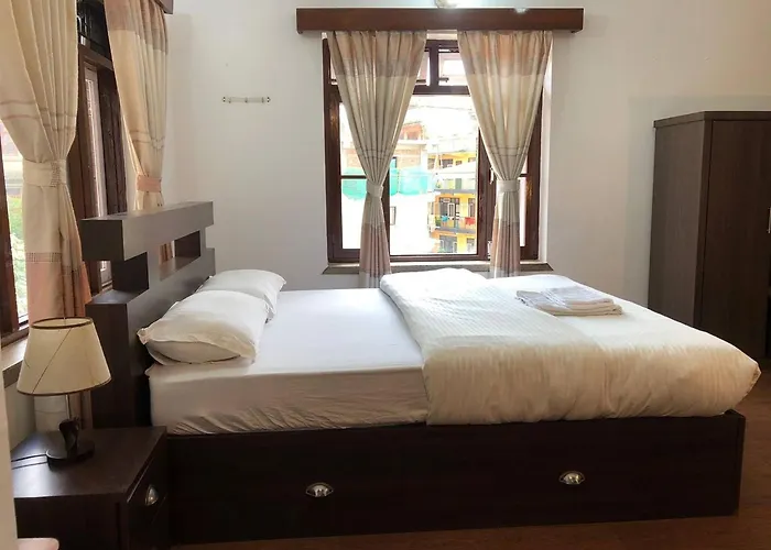 Thamel Thamel 5 Min Walk 1bhk 3rd Floor Apartment *